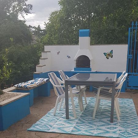 Вилла Chez Tchoupi Вильфранш-де-Руэрг Экстерьер фото